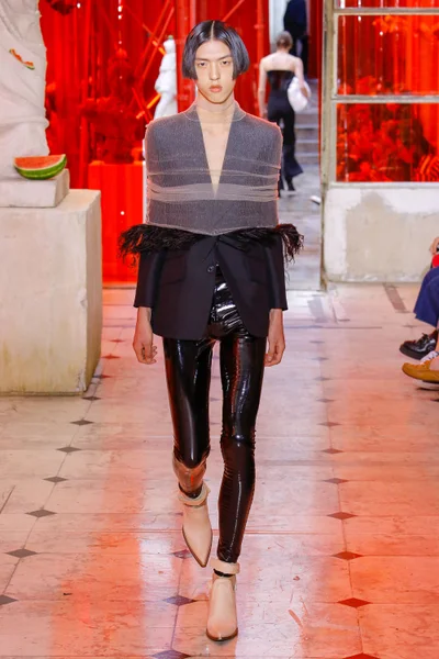 Look 13
